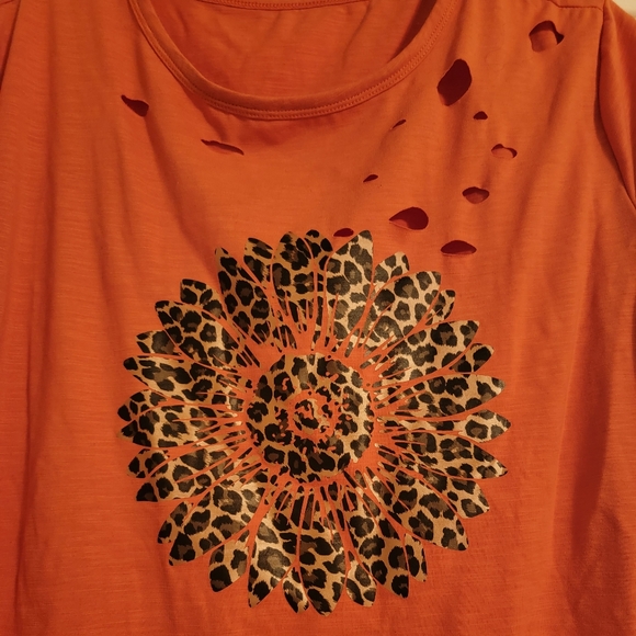 Leopard Sunflower Top - Picture 3 of 5